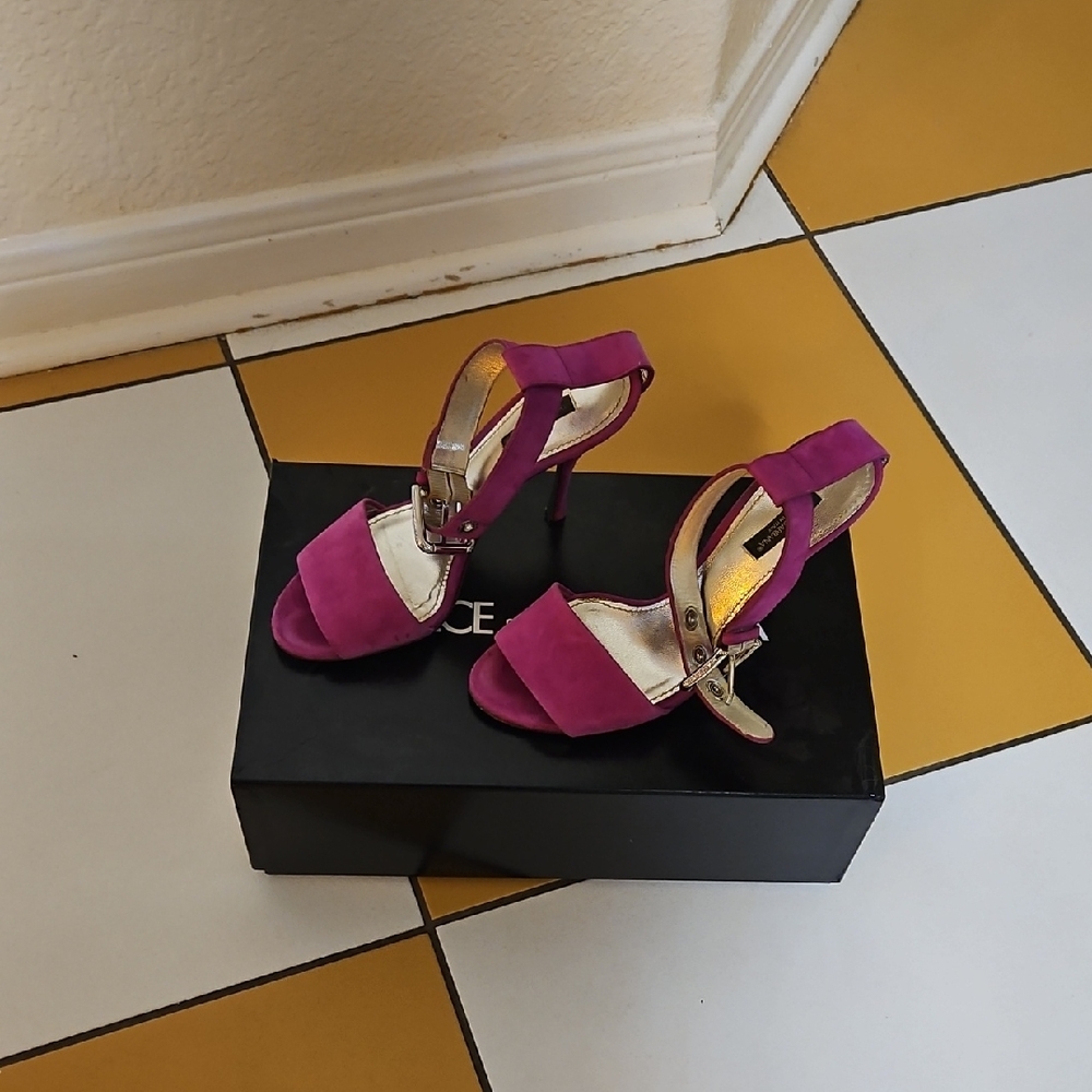 Dolce & Gabbana Magenta Heels
